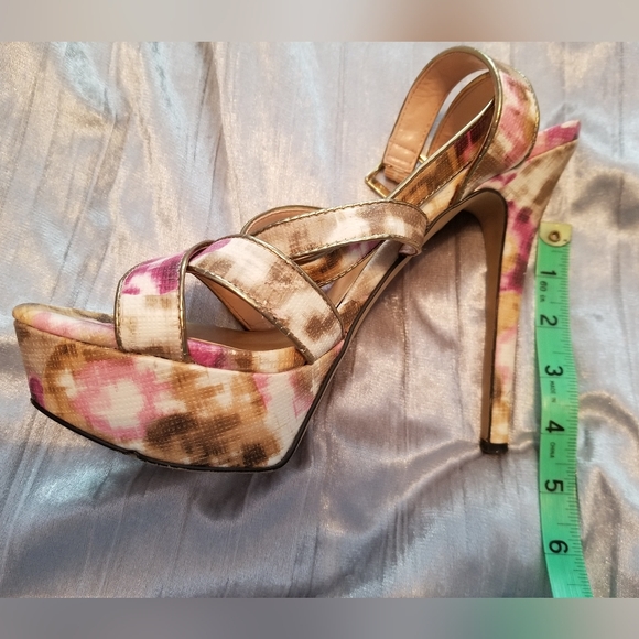 Size 9 Jessica Simpson - Picture 5 of 5